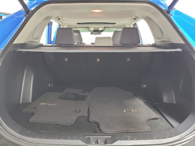 Used 2020 Toyota RAV4 XLE w/ Convenience Package AWD/4WD image 10
