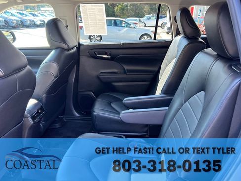 Used 2022 Toyota Highlander XLE image 19