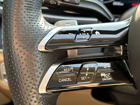 Certified 2024 Mercedes-Benz GLS 450 4MATIC image 29