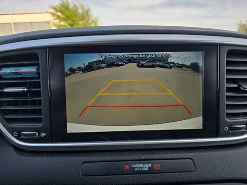 Used 2021 Kia Sportage LX w/ LX Fwd Popular Package image 9