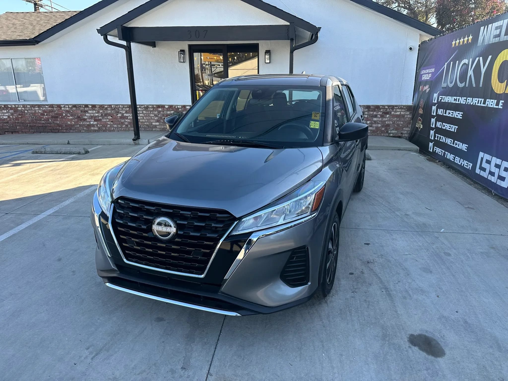 Used 2023 Nissan Kicks S FWD image 11