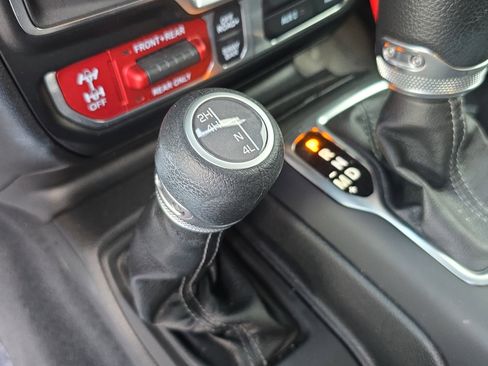 Used 2025 Jeep Wrangler Unlimited Rubicon image 28