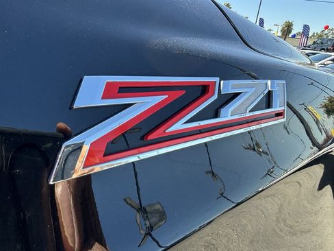 Used 2025 Chevrolet Suburban Z71 w/ Z71 Off-Road Package AWD/4WD image 9