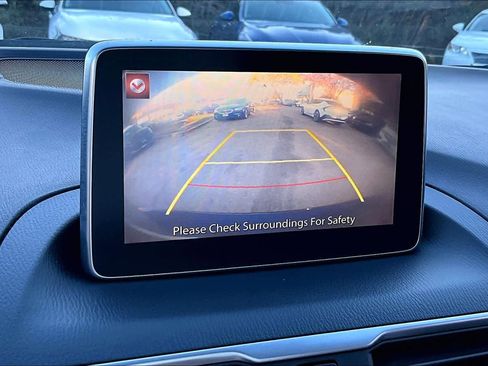 Used 2016 MAZDA MAZDA3 i Sport w/ Preferred Equipment Package image 27