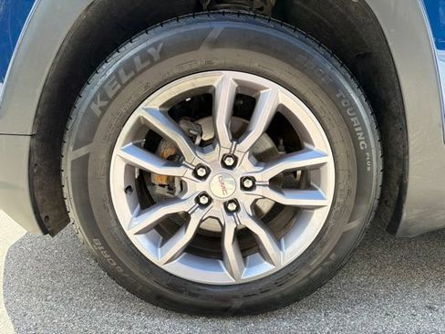 Certified 2023 GMC Terrain SLT FWD image 9