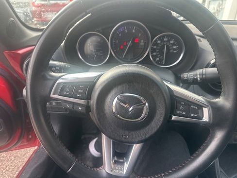 Used 2016 MAZDA MX-5 Miata Club image 19