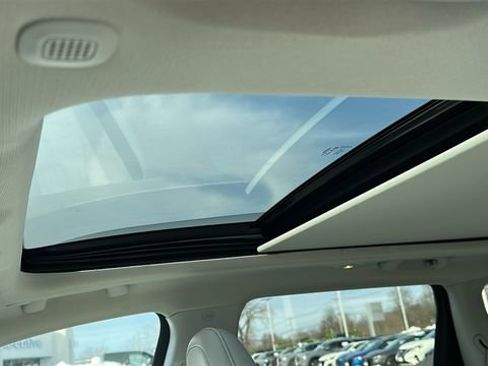 Used 2021 Jeep Cherokee Limited image 10