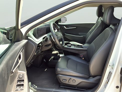 Used 2024 Kia EV6 Light RWD image 13