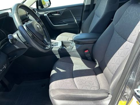 Used 2021 Toyota RAV4 XLE w/ Convenience Package AWD/4WD image 10