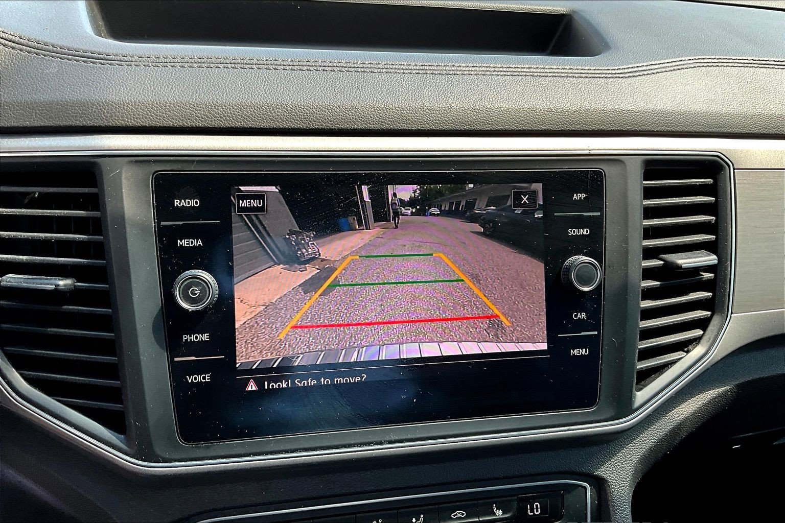 Used 2019 Volkswagen Atlas SE w/ Towing Package FWD image 11