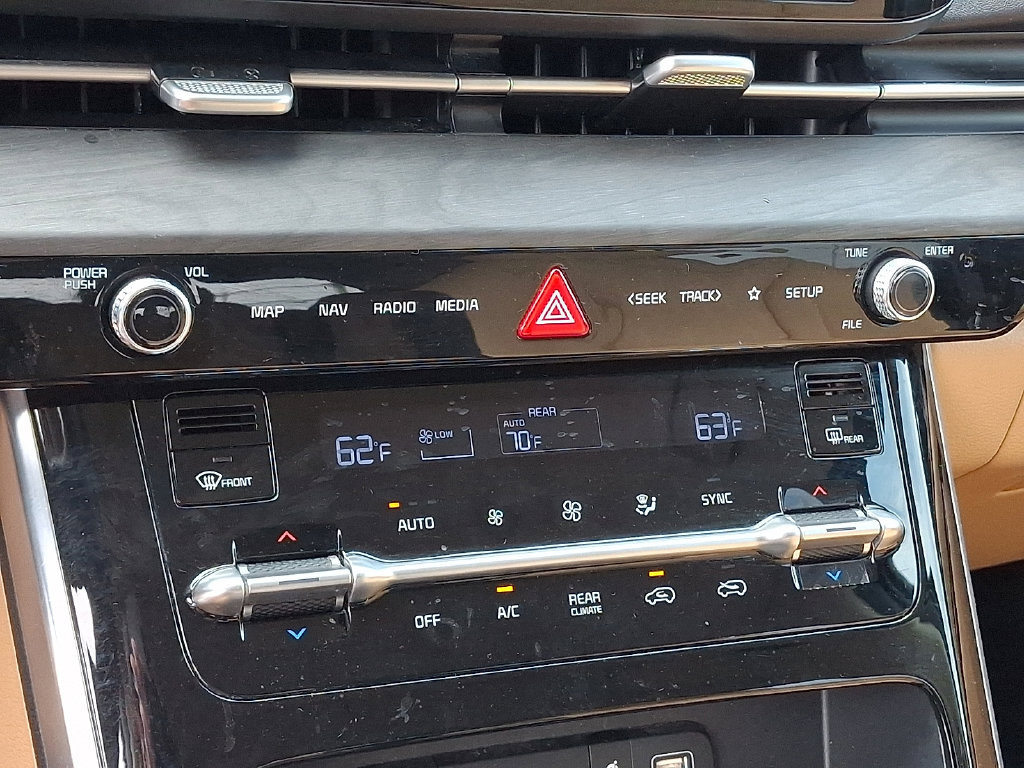 Certified 2024 Kia Carnival EX FWD image 19