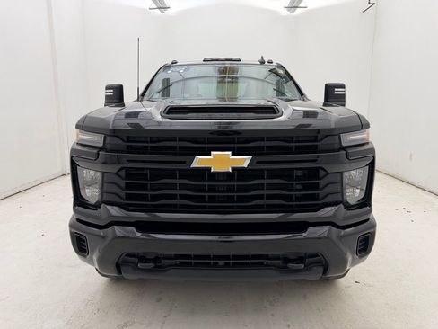 Certified 2024 Chevrolet Silverado 2500 Custom w/ Custom Value Package image 8