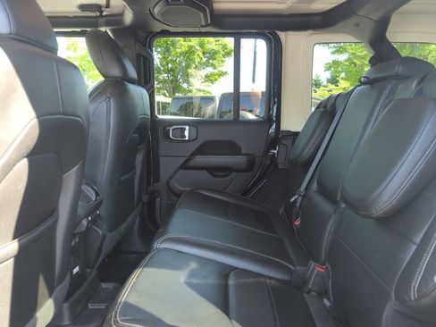 Used 2023 Jeep Wrangler Unlimited Sahara w/ Cold Weather Group AWD/4WD image 26