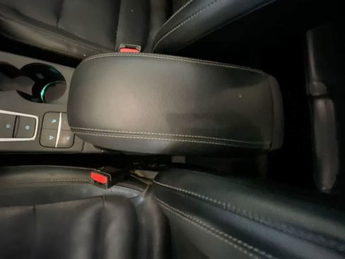 Used 2020 Ford Escape Titanium image 21