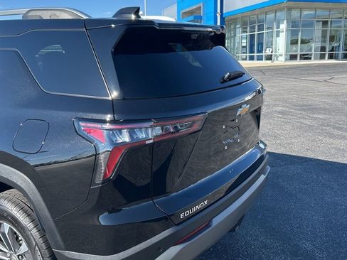 Used 2025 Chevrolet Equinox LT w/ Convenience Package II image 10