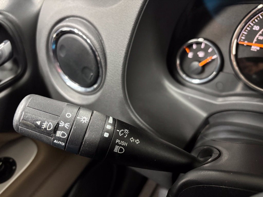 Used 2016 Jeep Compass High Altitude AWD/4WD image 21