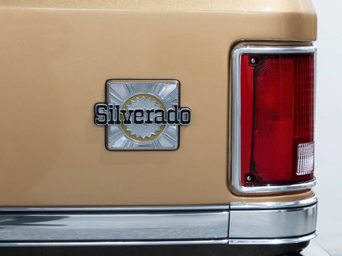 Used 1988 Chevrolet Blazer 4WD image 31