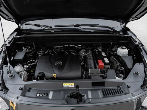 Used 2021 Toyota Highlander XLE image 61