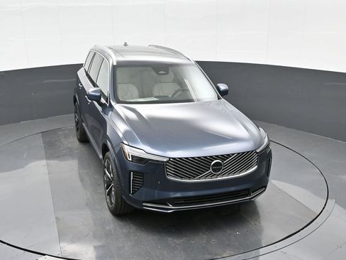 New 2026 Volvo XC90 B6 Plus w/ Protection Package Premier image 21