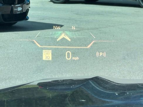 Used 2025 BMW X7 xDrive40i w/ Premium Package image 28