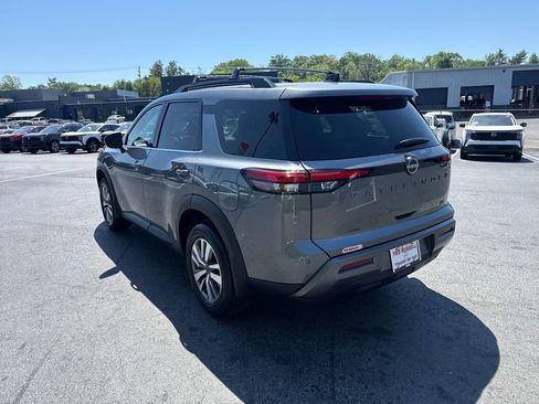 New 2026 Nissan Pathfinder SL FWD image 3