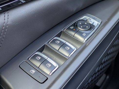 Used 2025 Kia Carnival SX Prestige image 25