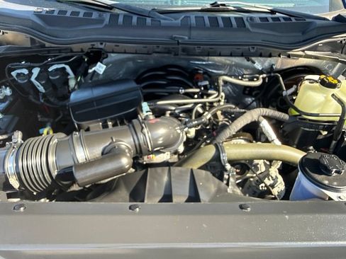 Used 2022 Ford F250 Lariat w/ Black Appearance Package AWD/4WD image 32