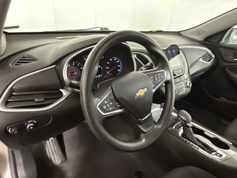 Used 2023 Chevrolet Malibu LT FWD image 13