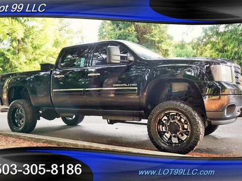 Used 2014 GMC Sierra 2500 Denali w/ Suspension Package, Off-Road AWD/4WD image 7