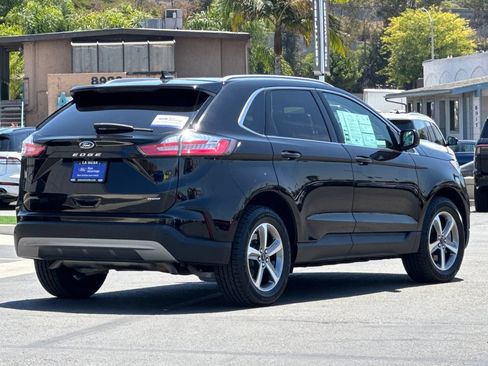 Certified 2024 Ford Edge SEL w/ Convenience Package AWD/4WD image 3