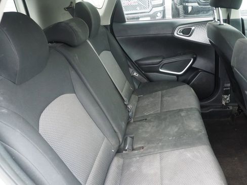 Used 2022 Kia Soul LX image 21