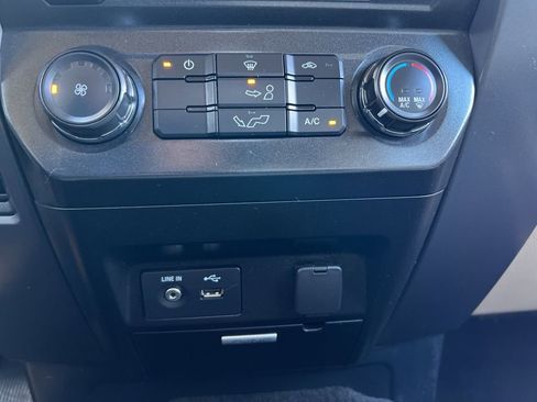 Used 2015 Ford F150 XLT image 41