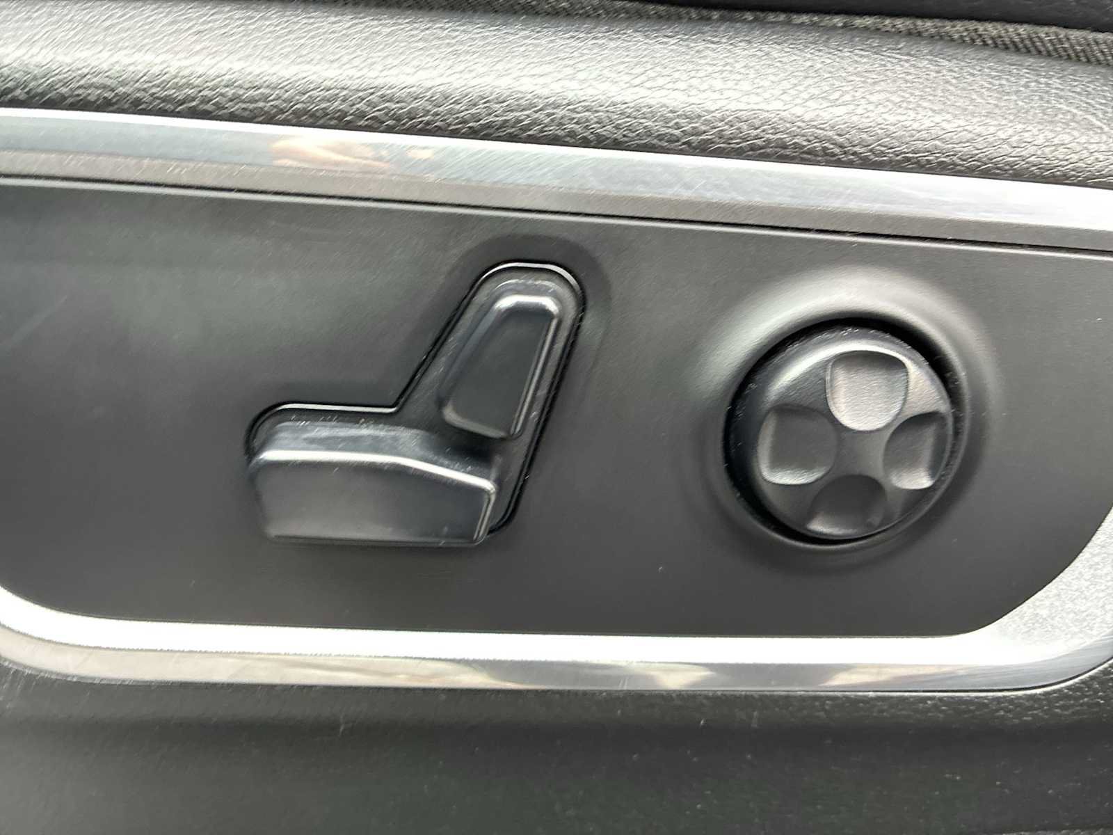 Used 2020 RAM 1500 Laramie w/ Sport Appearance Package AWD/4WD image 14