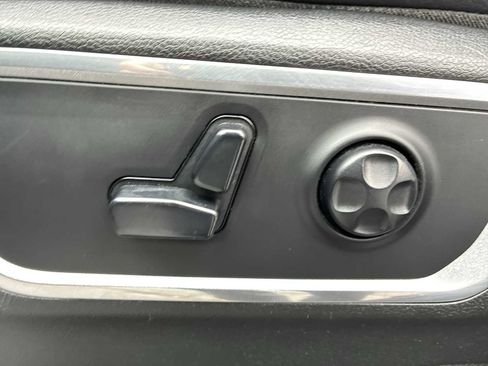 Used 2020 RAM 1500 Laramie w/ Sport Appearance Package AWD/4WD image 14