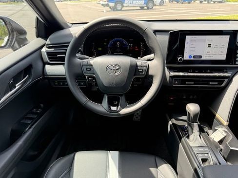 Used 2026 Toyota Camry SE image 10