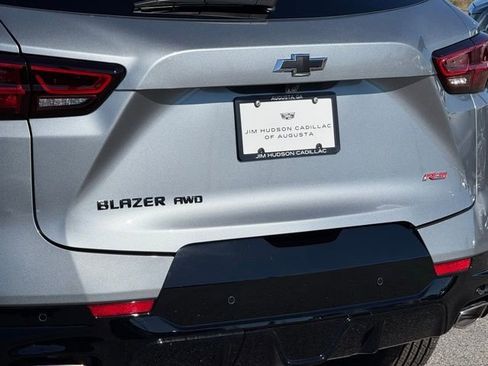 Used 2025 Chevrolet Blazer RS w/ Enhanced Convenience Package image 8