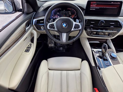 Used 2023 BMW 530i w/ Executive Package RWD image 12