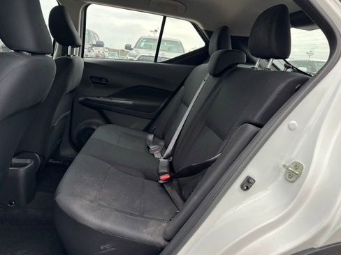 Used 2023 Nissan Kicks S image 7