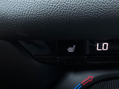 Used 2025 Chevrolet Blazer LT FWD image 29