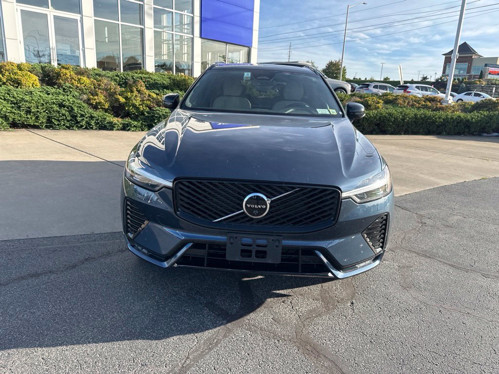 Used 2026 Volvo XC60 B5 Plus AWD/4WD image 2