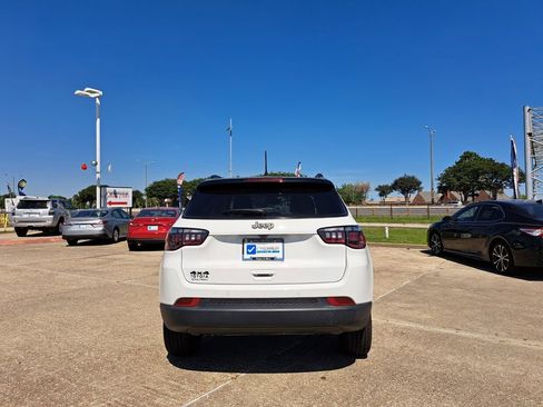 Used 2026 Jeep Compass Limited AWD/4WD image 6