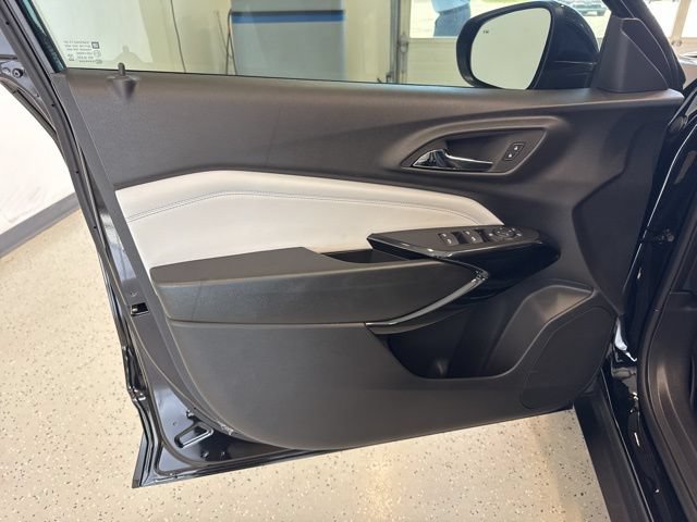 New 2026 Chevrolet Trax LT w/ Driver Confidence Package FWD image 43