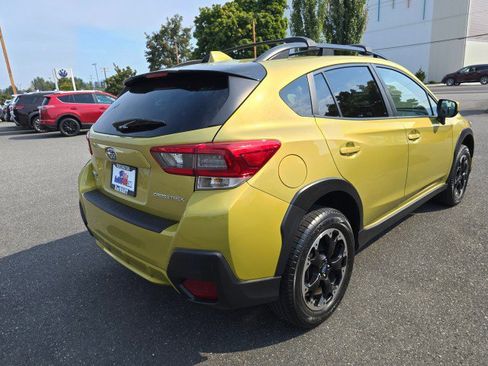 Used 2022 Subaru Crosstrek 2.0i Premium w/ Moonroof Package image 4