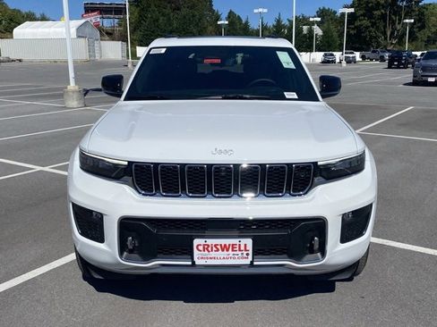 New 2025 Jeep Grand Cherokee Overland w/ Adv Protech Group III image 10