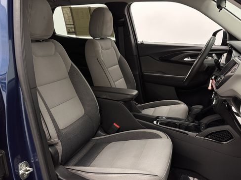 Used 2021 Chevrolet TrailBlazer LS image 35