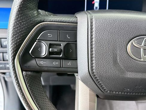 Used 2025 Toyota Tacoma Limited AWD/4WD image 11