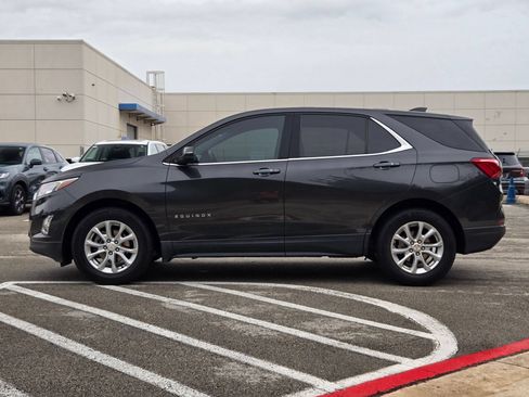 Used 2019 Chevrolet Equinox LT FWD image 2