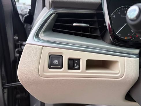 Certified 2024 Cadillac XT5 Premium Luxury w/ LPO, Floor Liner Package AWD/4WD image 21