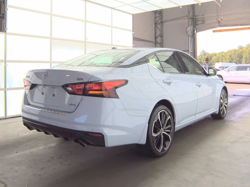 Used 2023 Nissan Altima 2.5 SR AWD/4WD image 6