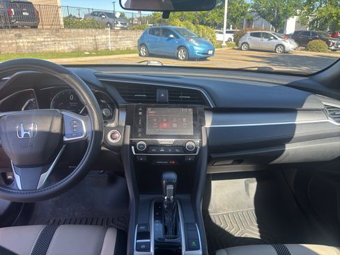 Used 2018 Honda Civic EX-T image 8